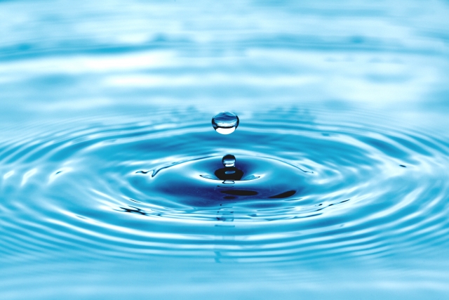 水